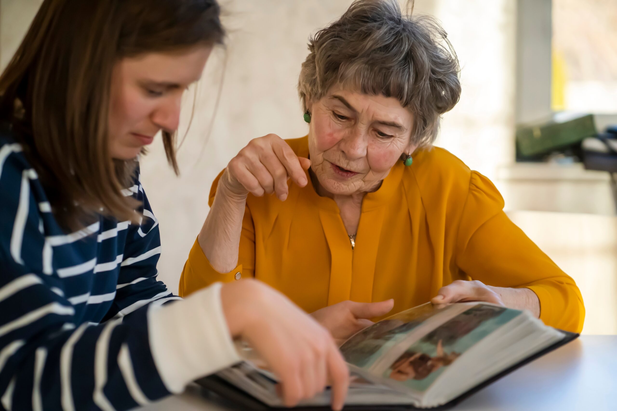 Grandmother,And,Her,Young,Granddaughter,Spent,Great,Time,Together,,Family